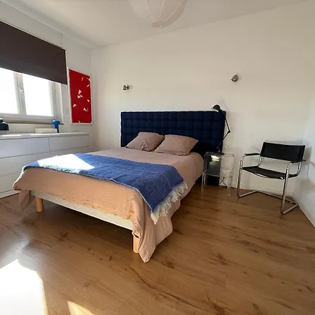 Le Seventies Apartment *