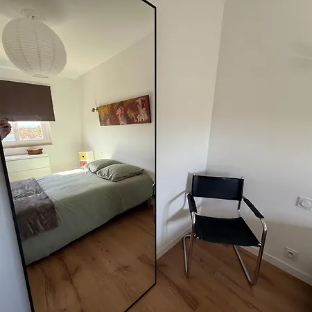 Le Seventies Apartment *